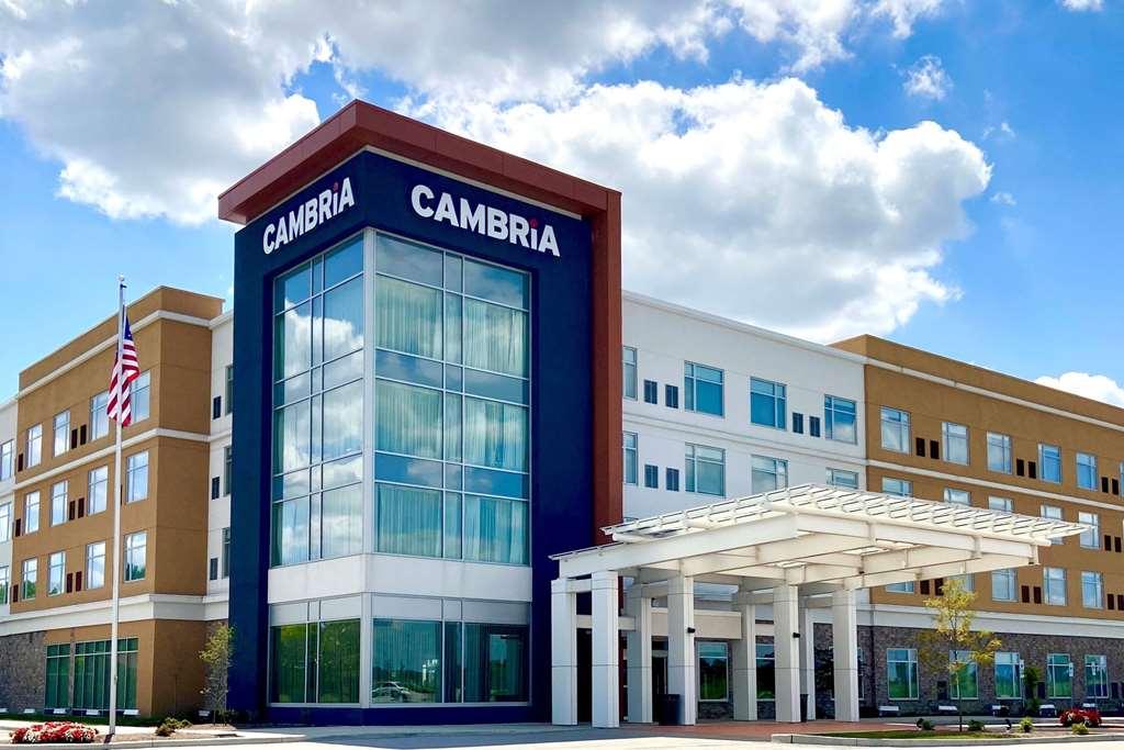 Отель Wyndham Westfield Экстерьер фото