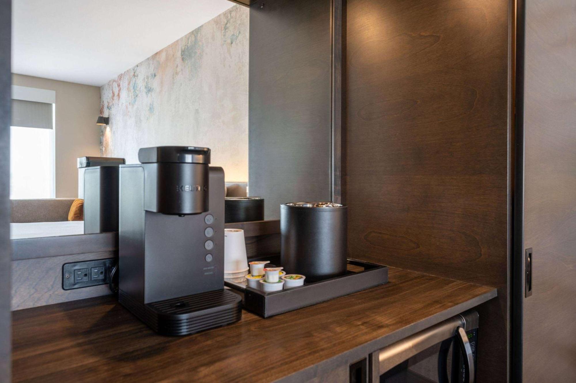 Отель Wyndham Westfield Экстерьер фото