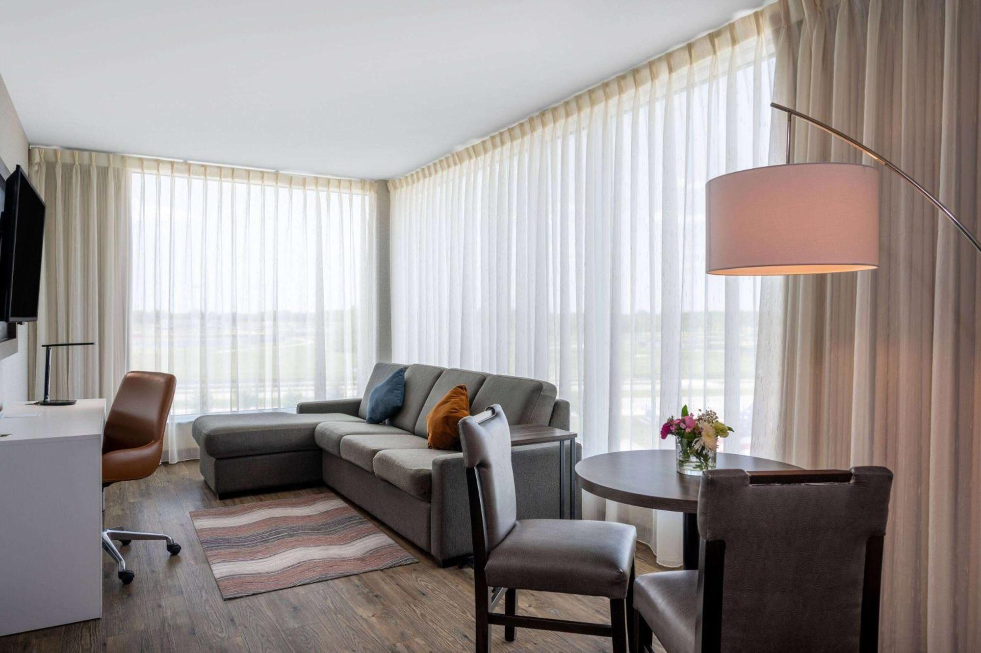 Отель Wyndham Westfield Экстерьер фото