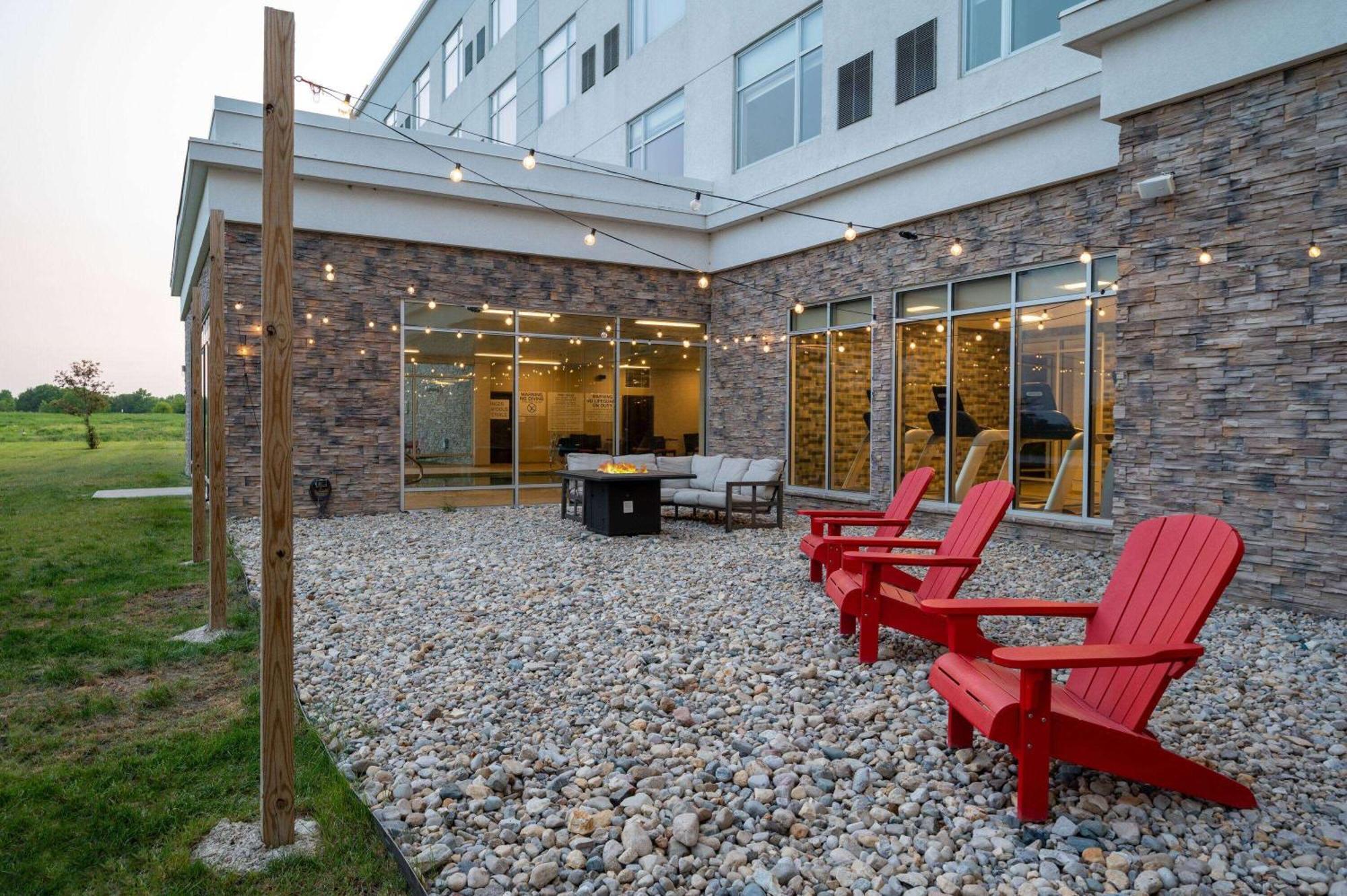 Отель Wyndham Westfield Экстерьер фото
