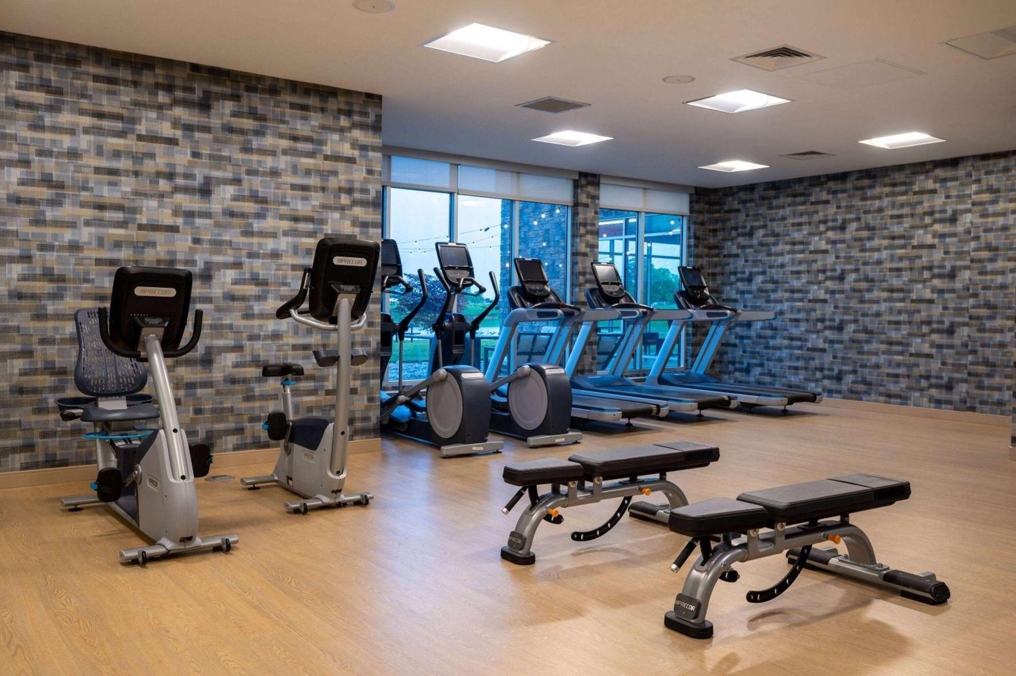 Отель Wyndham Westfield Экстерьер фото