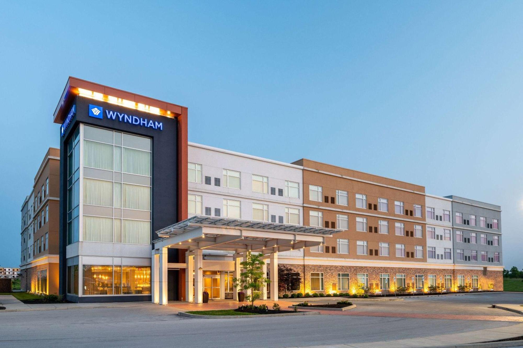 Отель Wyndham Westfield Экстерьер фото